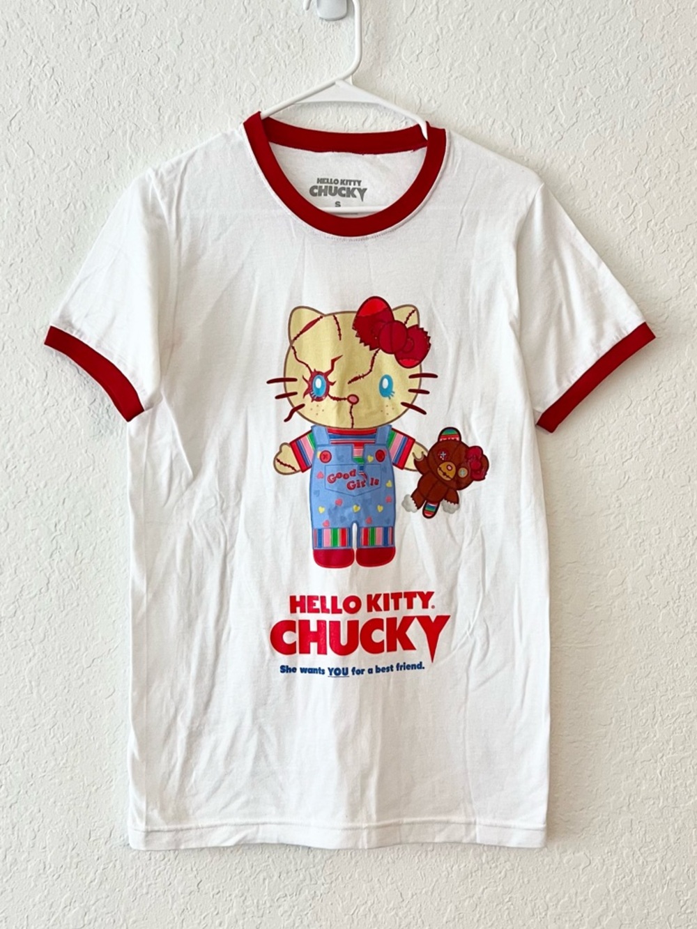 NWT Universal Studios Exclusive Hello Kitty Chucky Ringer Shirt Top Size Small - Picture 2 of 7